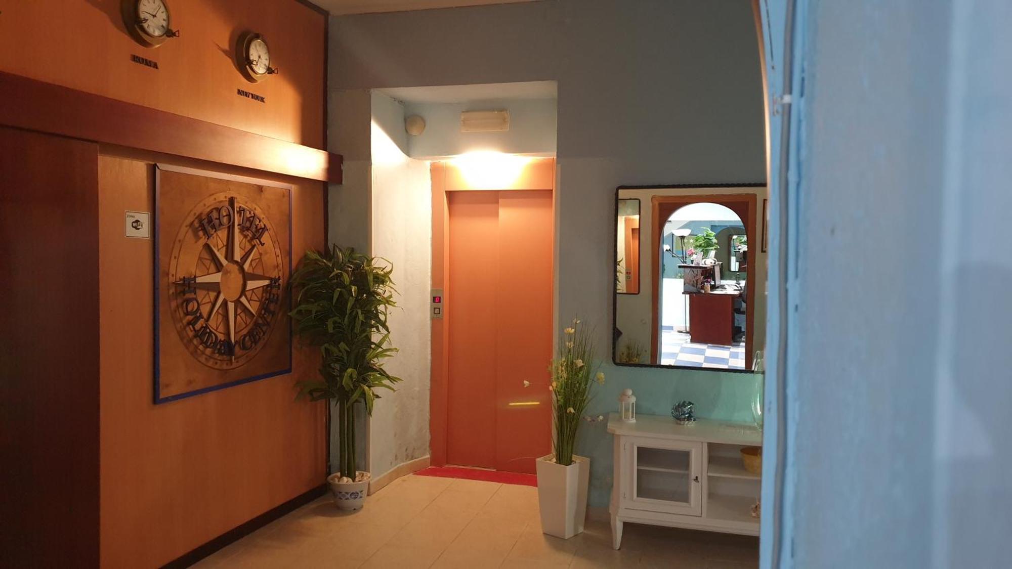 Piccolo Hotel Holiday Center Finale Ligure Exterior foto